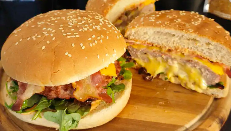 ლეგენდარული ტეხასური ბურგერი „ჯუსი ლუსი“ (Juicy Lucy) გრილზე