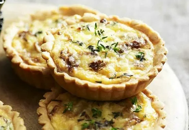 ჟულიენი სოკოთი ტარტალეტკებში